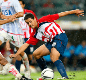 13 años del debút de Chicharito Hernández