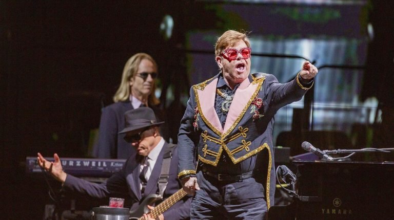 02 12 19 eltonjohn