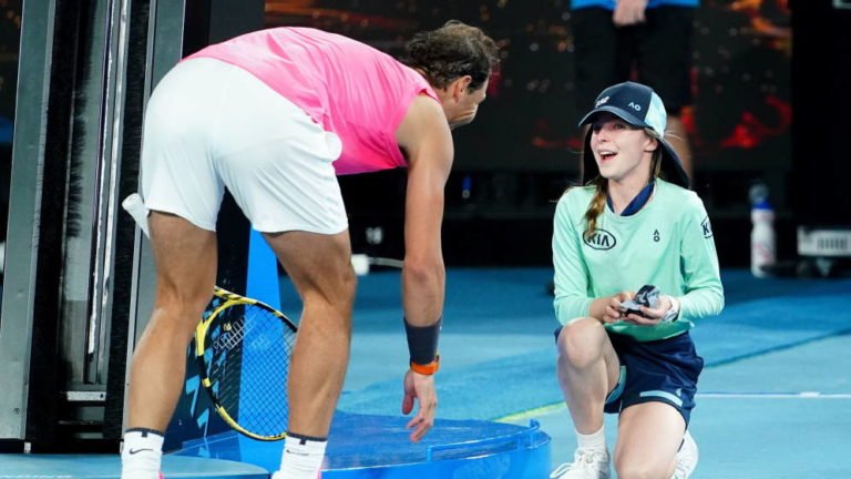 NADAL PELOTAZO A NIÑA