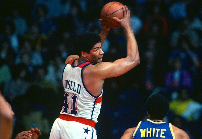 KENTUCKY- WES UNSELD – ODISEA DEPORTIVA