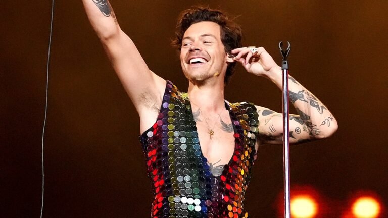 HARRYSTYLESPORTADASTONEGLOBALREYPOP