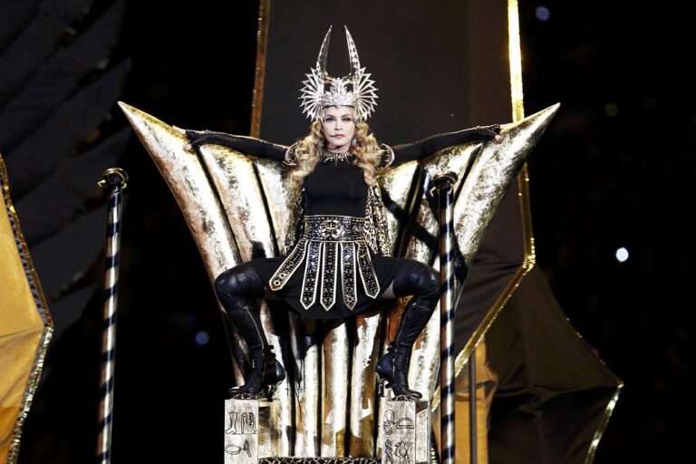 MADONNASUPERBOWLXLVI
