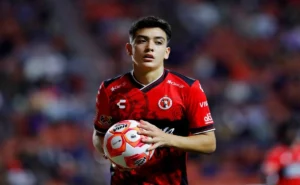 GILBERTO MORA REGRESARA EN ABRIL A JUGAR