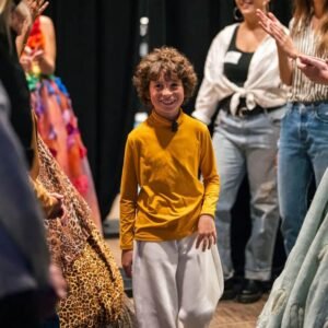 “NO ES UN JUEGO, ES MI ARTE” LA MANERA EN QUE MAX ALEXANDER DEBUTARÁ EN PARÍS FASHION WEEK 2026