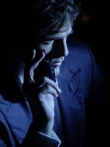 LLEGA EL RELEVO DE UN ICONO, JACOB ELORDI SE CONVIERTE EN EL NUEVO ROSTRO DE BLEU DE CHANEL