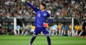 EL ESTADIO CIUDAD DE MÉXICO SE RINDE ANTE LA EMOTIVA DESPEDIDA DE MEMO OCHOA ANTE CHEQUIA