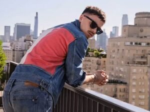 EL DENIM SE REINTERPRETA CON ROMEO BECKHAM PROTAGONIZANDO LA CAMPAÑA ‘ALWAYS DENIM’ OTOÑO 2026 DE TOMMY HILFIGER