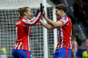 ANTOINE GRIEZMANN LE PIDE A JULIAN ALVAREZ QUE NO SE VAYA AL BARCELONA